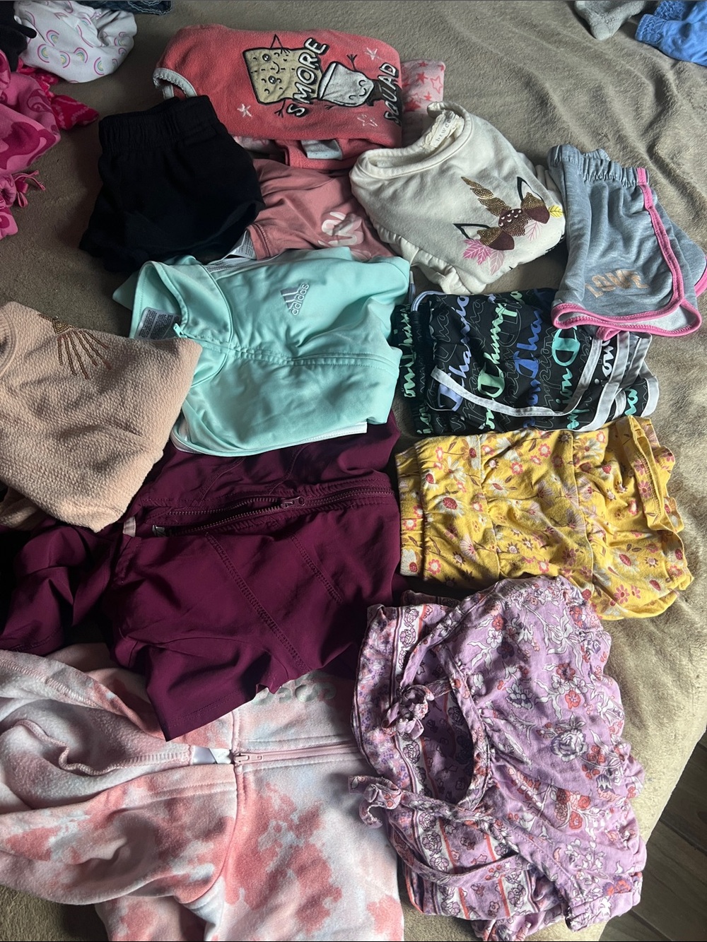 Lot of clothes for 4-5 years old girls in very good condition